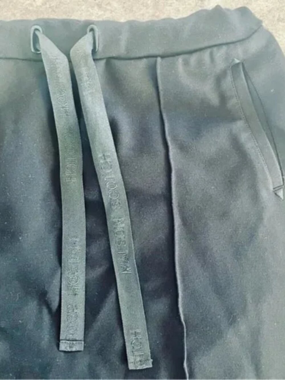 Scotch & Soda Minimalist Mini Skirt With Pockets - Picture 5 of 11